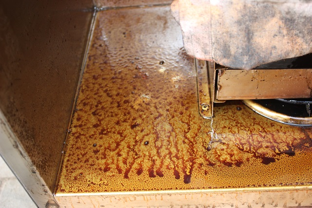 Flüssigkeit unten im Ofen