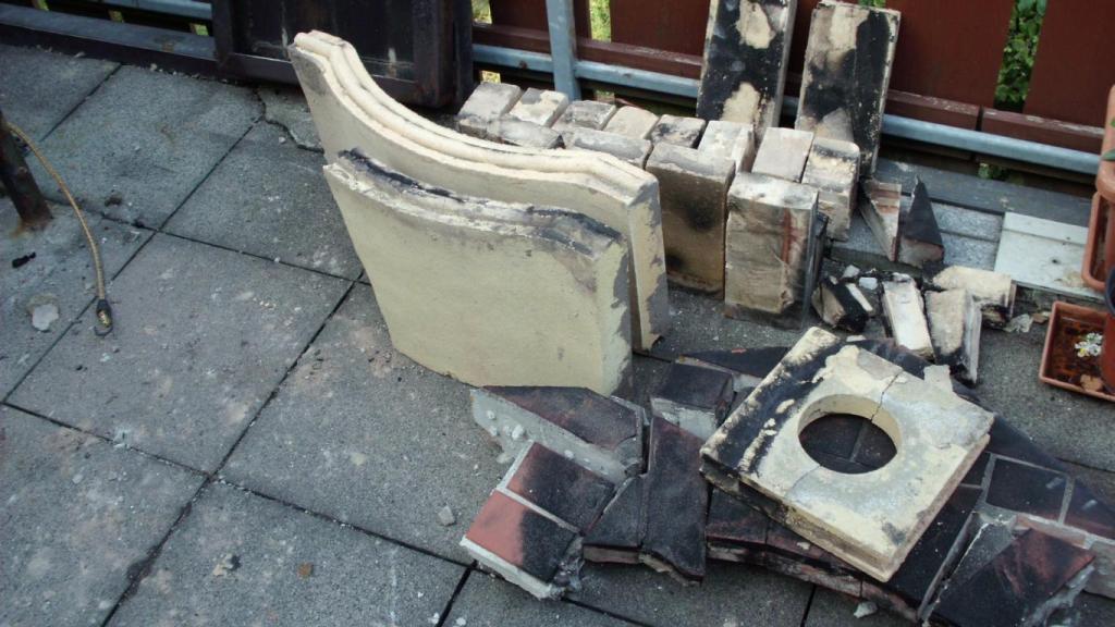 Ausgebaute Teilen am Boden