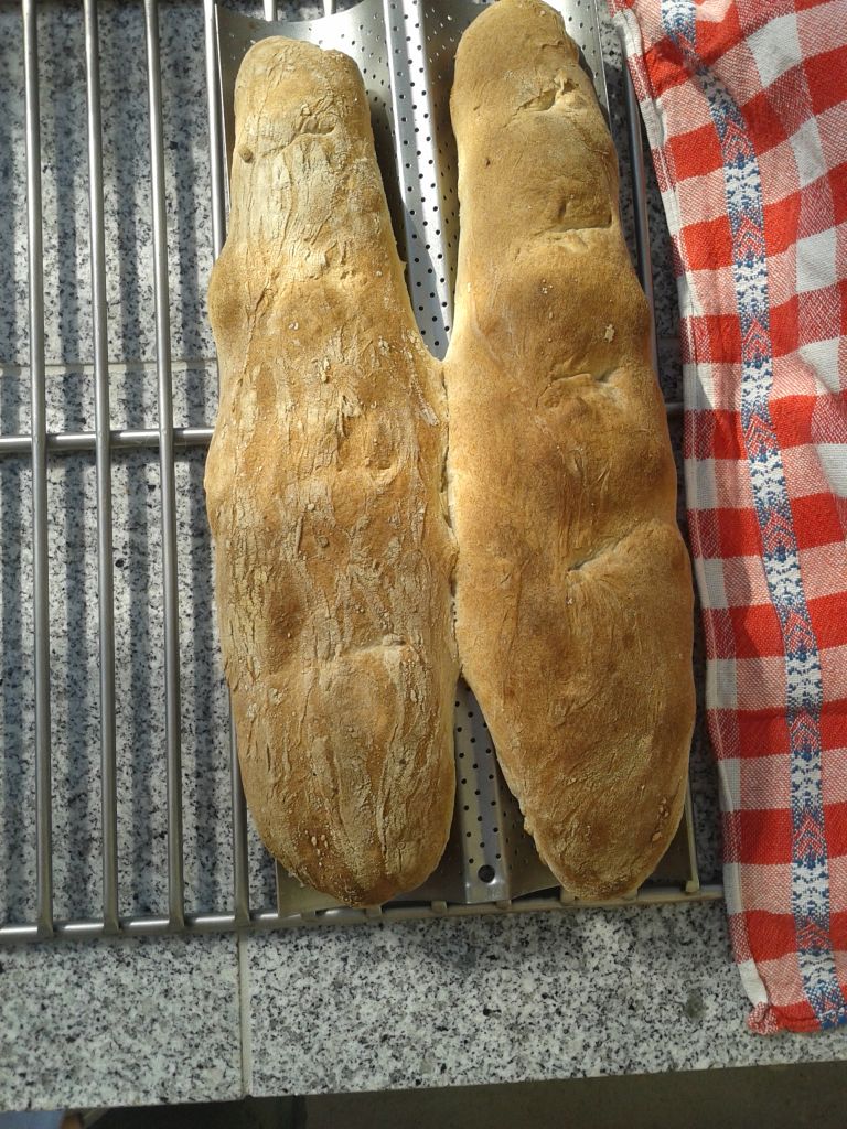 Stangenweissbrot.jpg