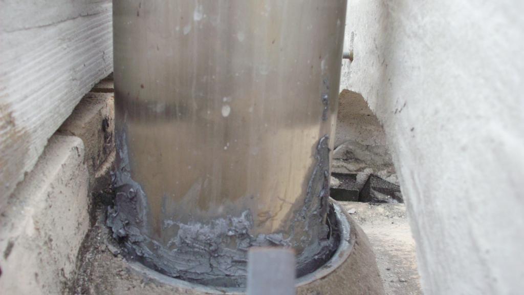 undicht am Durchführungsrohr