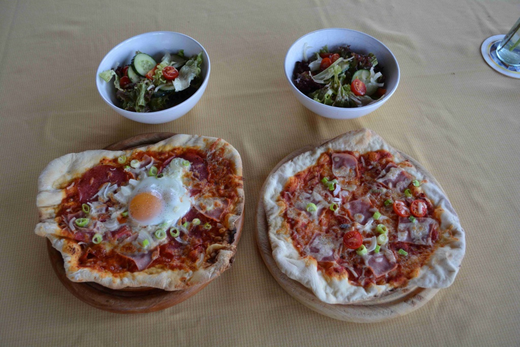 Die ersten Probepizzen schmeckten hervorragend. Nächste Woche steigt ein großes Helferfest.