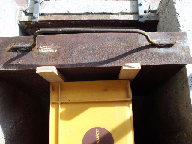 zwei hölzer unterlegt